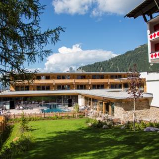 falkensteiner-hotel-sonnenalpe-esterno-estate